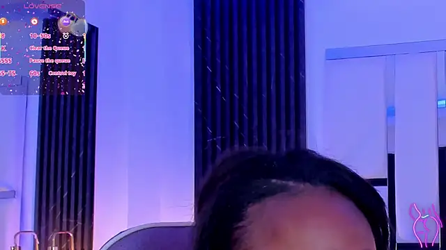 Snapshot of mia_schwarz chatting on 11/17/25, 08:47 mia schwarz online show from 11/17/25, 08:47