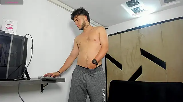 danielclarton1 online show from 03/11/25, 11:44
