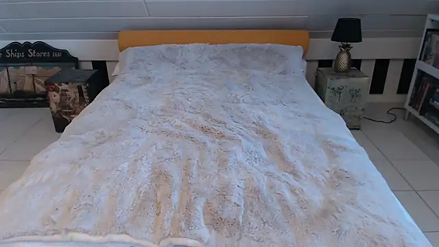 Snapshot of Greyhound70 chatting on 09/14/25, 09:08 Greyhound70 online show from 09/14/25, 09:08