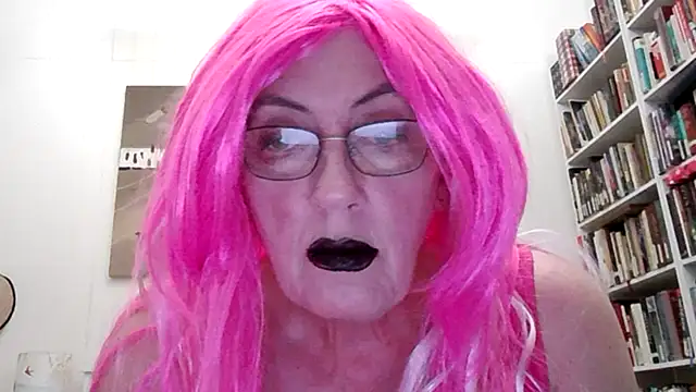 Snapshot of S4mmysplace chatting on 03/18/25, 08:03 S4mmysplace online show from 03/18/25, 08:03