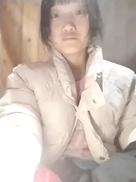 Snapshot of lytamye chatting on 02/25/25, 12:24 lytamye online show from 02/25/25, 12:24