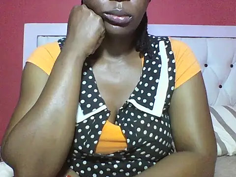 Snapshot of Sweet-piie chatting on 12/15/25, 08:13 Sweet-piie online show from 12/15/25, 08:13