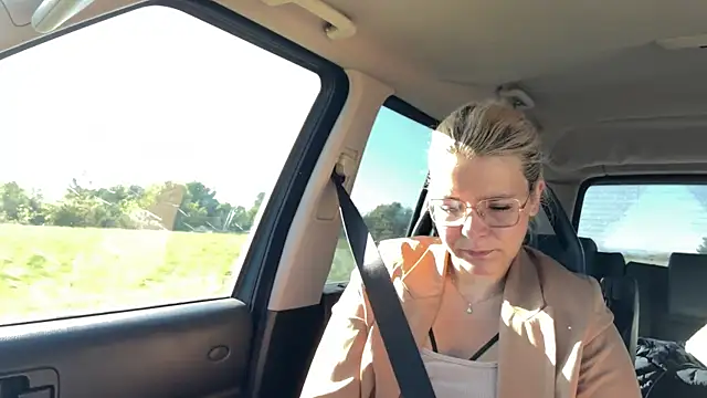 EmyLana online show from 10/12/25, 08:24