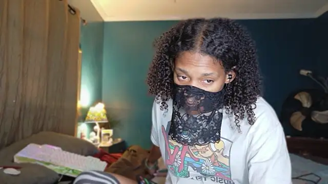 Snapshot of CurlyNony chatting on 09/25/25, 10:46 CurlyNony online show from 09/25/25, 10:46