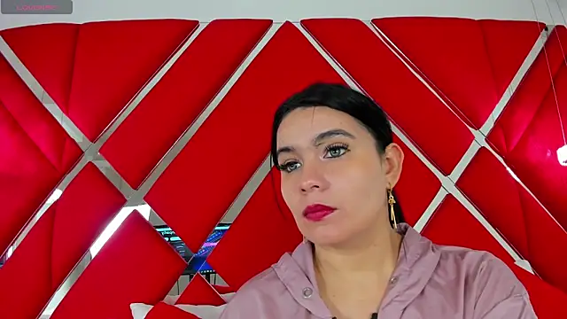 Snapshot of SusanCouper chatting on 02/13/25, 10:33 SusanCouper online show from 02/13/25, 10:33