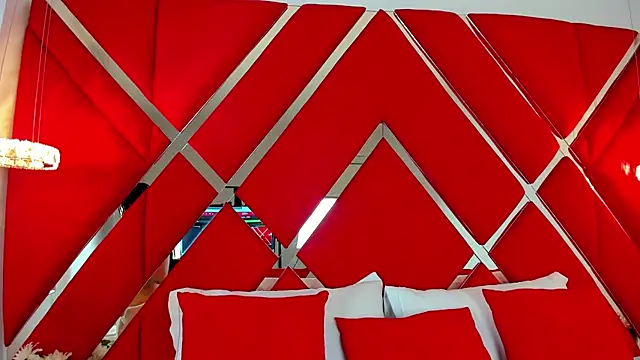 Snapshot of SusanCouper chatting on 02/14/25, 10:36 SusanCouper online show from 02/14/25, 10:36