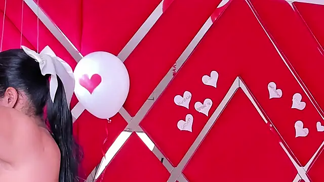 Snapshot of SusanCouper chatting on 02/15/25, 05:19 SusanCouper online show from 02/15/25, 05:19