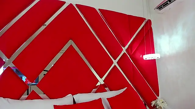 Snapshot of SusanCouper chatting on 02/27/25, 10:31 SusanCouper online show from 02/27/25, 10:31