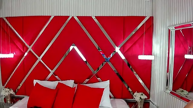 Snapshot of SusanCouper chatting on 03/20/25, 10:18 SusanCouper online show from 03/20/25, 10:18