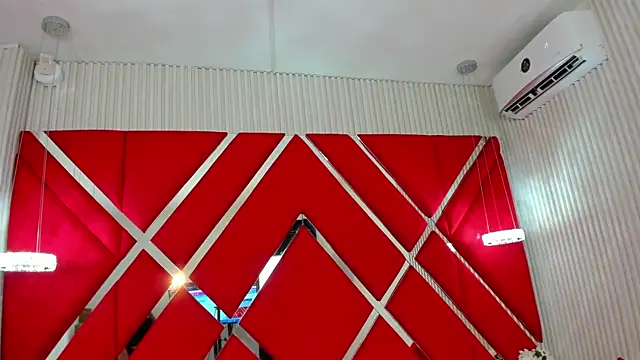 Snapshot of SusanCouper chatting on 09/09/25, 10:31 SusanCouper online show from 09/09/25, 10:31