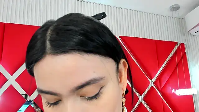 Snapshot of SusanCouper chatting on 10/09/25, 10:41 SusanCouper online show from 10/09/25, 10:41