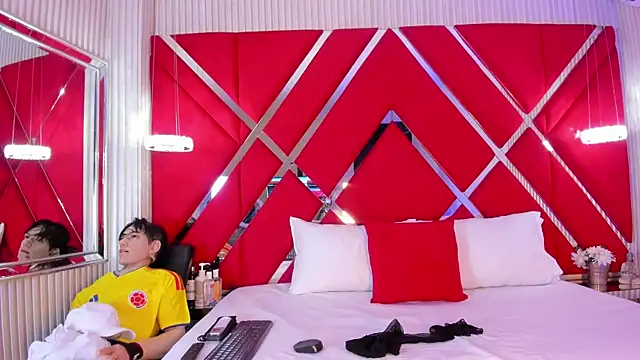 Snapshot of SusanCouper chatting on 07/13/26, 01:47 SusanCouper online show from 07/13/26, 01:47