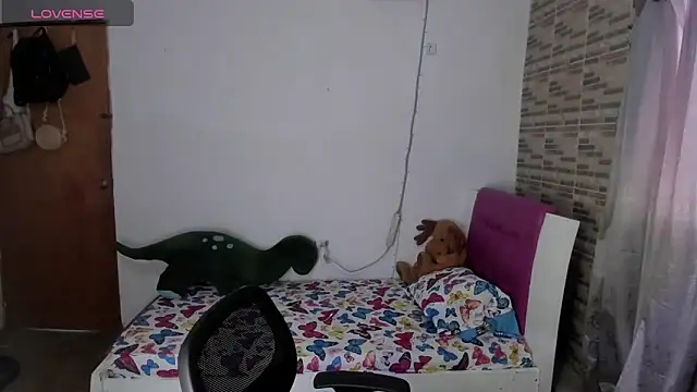 Snapshot of _Amelia_Johns_ chatting on 04/14/26, 04:02 Amelia Johns online show from 04/14/26, 04:02