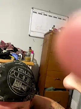 Snapshot of degiggxxx chatting on 09/12/25, 12:55 degiggxxx online show from 09/12/25, 12:55