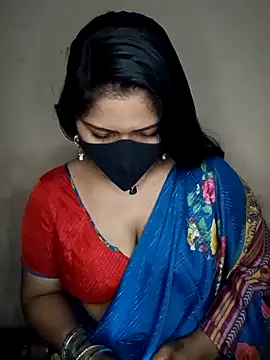 Snapshot of midhly chatting on 12/25/24, 07:45 midhly online show from 12/25/24, 07:45