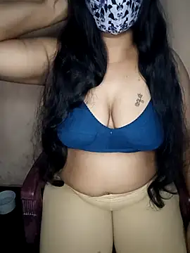 Snapshot of midhly chatting on 02/21/25, 05:53 midhly online show from 02/21/25, 05:53