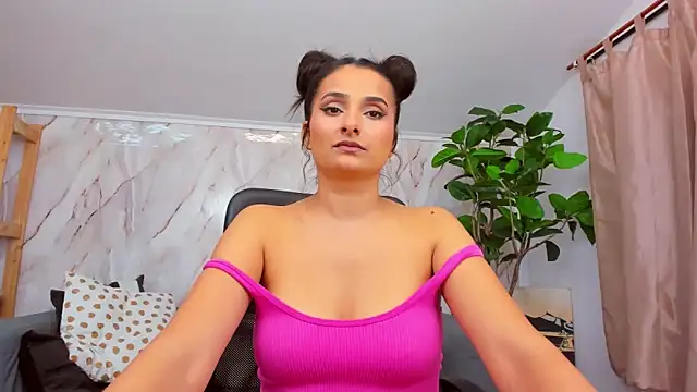 Snapshot of JennaPrice chatting on 01/10/25, 03:37 JennaPrice online show from 01/10/25, 03:37