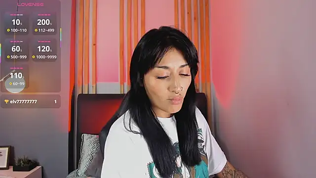 Valkiria ponce online show from 07/06/26, 10:56