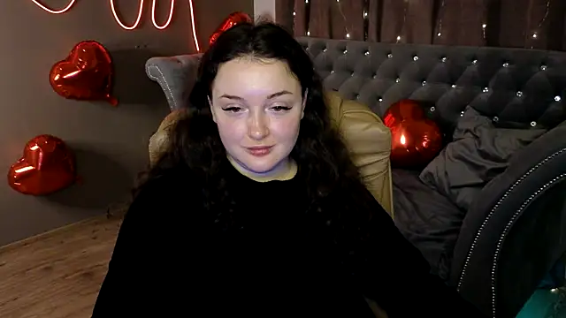 Snapshot of GloriNichols chatting on 02/20/25, 09:33 GloriNichols online show from 02/20/25, 09:33