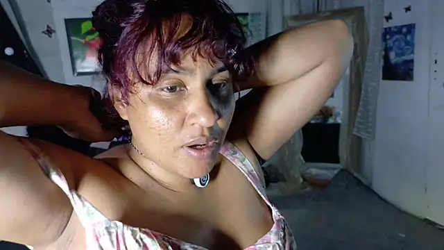 Snapshot of Kyara_Queen chatting on 11/12/25, 10:09 Kyara Queen online show from 11/12/25, 10:09