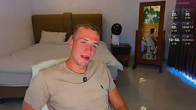 Snapshot of tommy_cumfinger chatting on 09/13/25, 04:56 tommy cumfinger online show from 09/13/25, 04:56