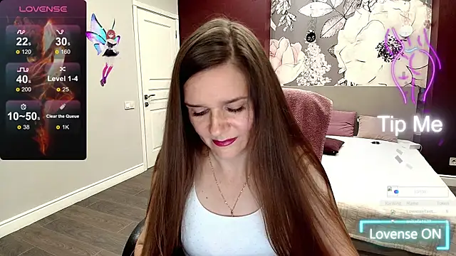 Snapshot of AriaGray chatting on 10/02/25, 01:29 AriaGray online show from 10/02/25, 01:29