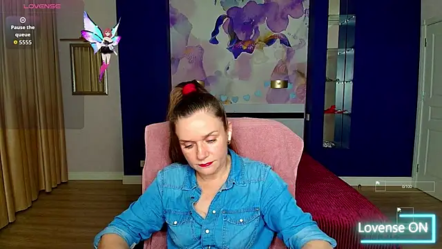 Snapshot of AriaGray chatting on 11/22/25, 03:22 AriaGray online show from 11/22/25, 03:22