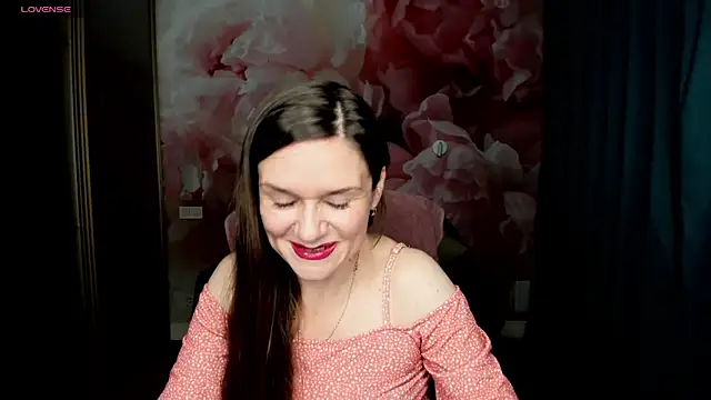 Snapshot of AriaGray chatting on 11/24/25, 02:17 AriaGray online show from 11/24/25, 02:17