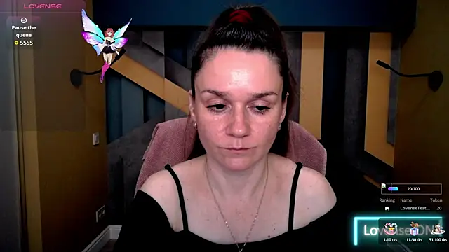 Snapshot of AriaGray chatting on 11/27/25, 01:57 AriaGray online show from 11/27/25, 01:57