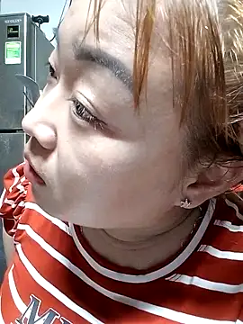 Snapshot of VyOanh2K chatting on 11/08/25, 04:18 VyOanh2K online show from 11/08/25, 04:18