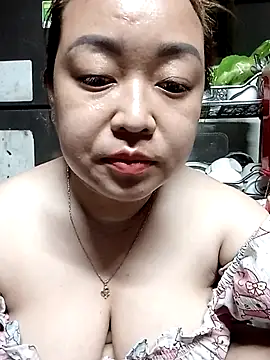 Snapshot of VyOanh2K chatting on 11/11/25, 03:34 VyOanh2K online show from 11/11/25, 03:34