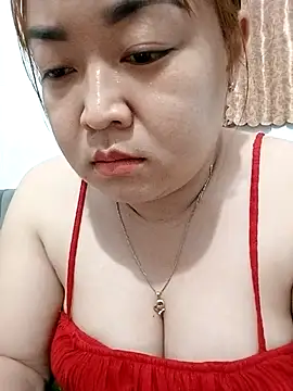 Snapshot of VyOanh2K chatting on 11/17/25, 02:56 VyOanh2K online show from 11/17/25, 02:56