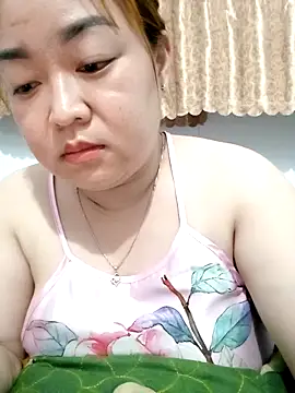 Snapshot of VyOanh2K chatting on 11/21/25, 03:44 VyOanh2K online show from 11/21/25, 03:44