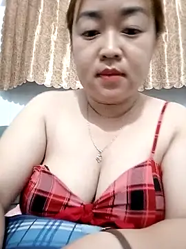 Snapshot of VyOanh2K chatting on 11/22/25, 03:55 VyOanh2K online show from 11/22/25, 03:55