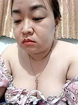 Snapshot of VyOanh2K chatting on 11/26/25, 03:46 VyOanh2K online show from 11/26/25, 03:46