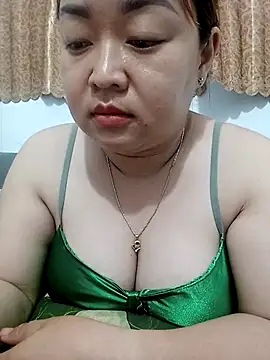 Snapshot of VyOanh2K chatting on 12/14/25, 04:01 VyOanh2K online show from 12/14/25, 04:01