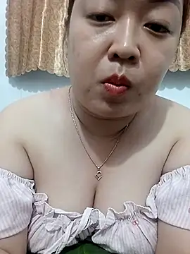 Snapshot of VyOanh2K chatting on 12/19/25, 03:41 VyOanh2K online show from 12/19/25, 03:41