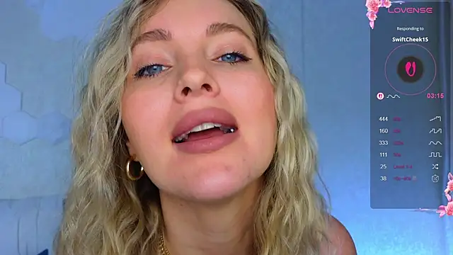 Snapshot of Lynna_Sparks chatting on 11/05/25, 03:17 Lynna Sparks online show from 11/05/25, 03:17