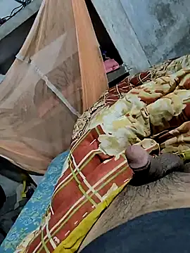 Snapshot of biharihotlund chatting on 01/17/25, 05:08 biharihotlund online show from 01/17/25, 05:08