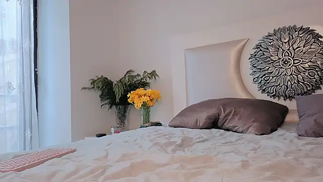 my lina online show from 03/06/25, 06:41