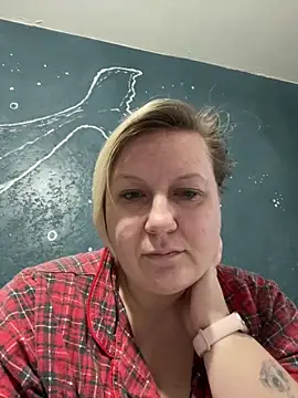 CuteHanna online show from 12/18/25, 08:31