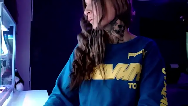 Snapshot of InesGold chatting on 01/28/25, 08:14 InesGold online show from 01/28/25, 08:14