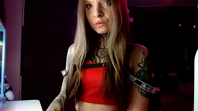 Snapshot of InesGold chatting on 02/03/25, 07:18 InesGold online show from 02/03/25, 07:18