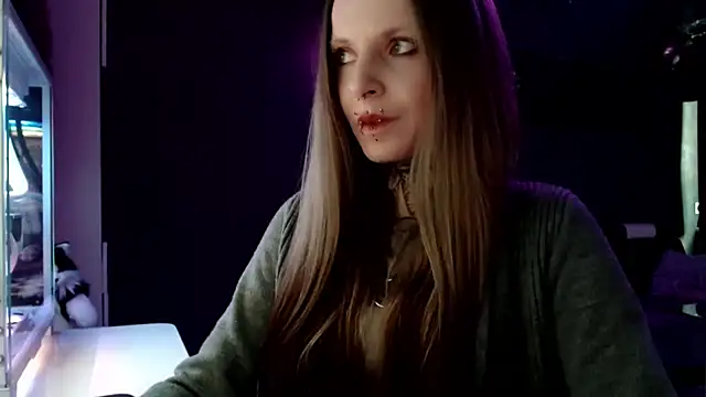 Snapshot of InesGold chatting on 02/11/25, 10:48 InesGold online show from 02/11/25, 10:48