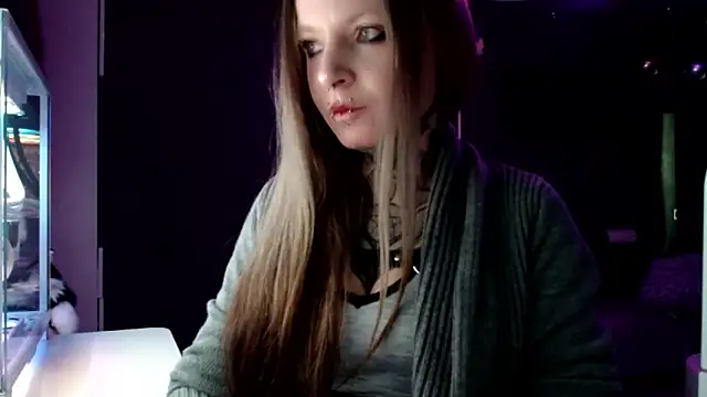 Snapshot of InesGold chatting on 02/12/25, 07:13 InesGold online show from 02/12/25, 07:13