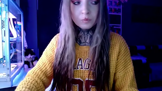 Snapshot of InesGold chatting on 02/25/25, 04:21 InesGold online show from 02/25/25, 04:21