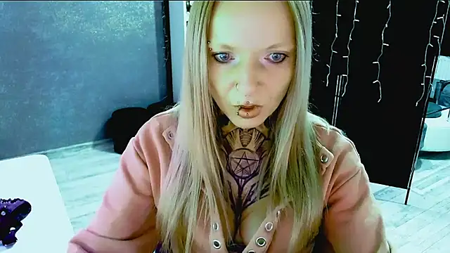 Snapshot of InesGold chatting on 09/18/25, 07:10 InesGold online show from 09/18/25, 07:10