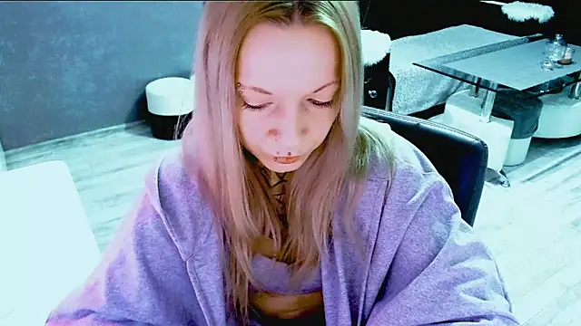 Snapshot of InesGold chatting on 10/17/25, 07:22 InesGold online show from 10/17/25, 07:22