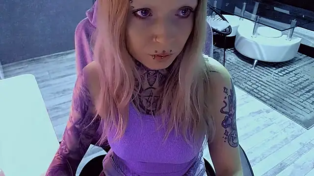 Snapshot of InesGold chatting on 04/18/26, 03:16 InesGold online show from 04/18/26, 03:16