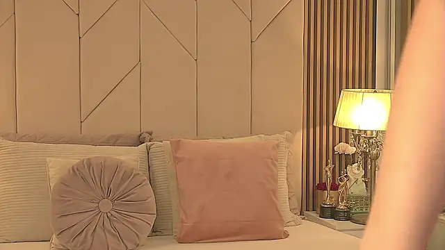 Snapshot of Blanche_Summer chatting on 02/21/26, 01:56 Blanche Summer online show from 02/21/26, 01:56